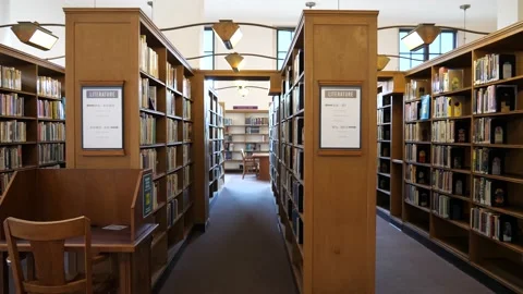 Library Booshelves Video stock 171340814