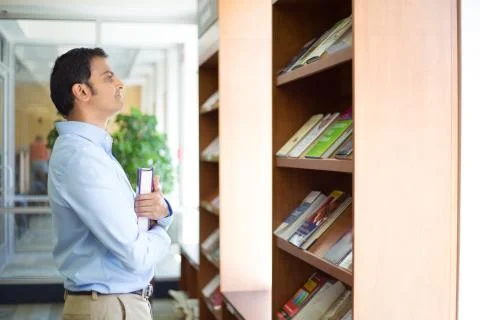 Library browsing Stock Photos