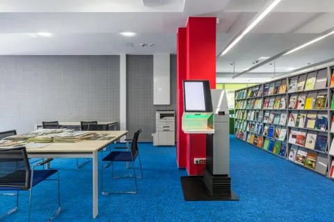 Library interior with big table Foto stock