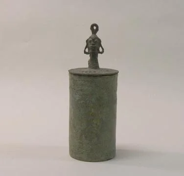 Lid of a Lime Container with Head 500 B.C.A.D. 300 Indonesia (Java, Lumajan.. Foto stock