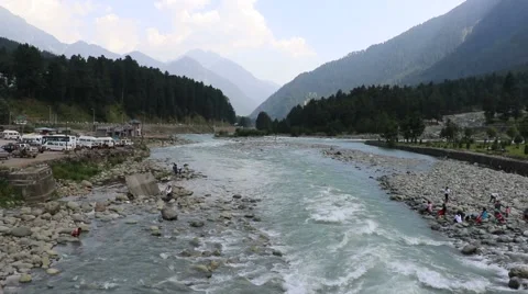 Lidder river Pahalgam Valley Stockbeeldmateriaal 64892342