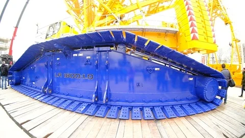 Liebherr crawler crane Stock Footage 126892886