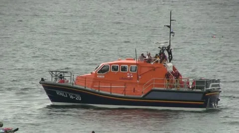 Life boat practicing a rescue. Stock-Footage 12337418