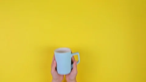 Life hack, sharpening knives with a cup, top view 스톡 동영상 126530242