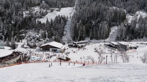 Life of the ski resort Video stock 73117036