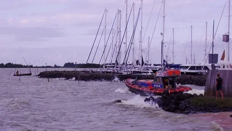 Lifeboat of Hindeloopen in action Video stock 120624586