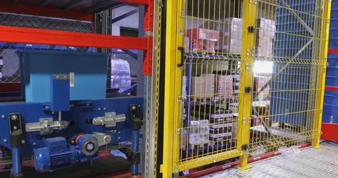 Lift Boxes Conveyor 库存影片 120292816