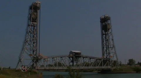 LIFT BRIDGE  Stock-Footage 502373