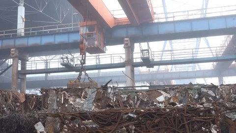 On the lift processing plant Stock Footage 98528185