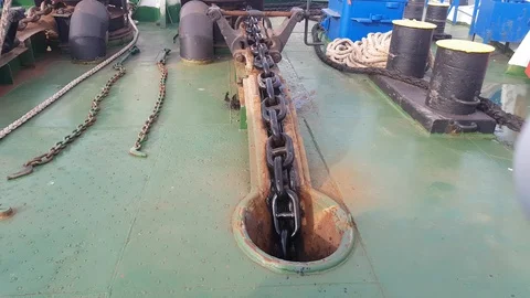 Lifting Of The Anchor Chain. Stockbeeldmateriaal 128639616