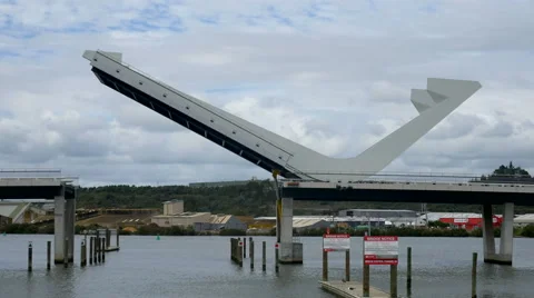 Lifting Harbour bridge, Te Matau ā Pohe, on the Hatea River, Whangarei Stock Footage 67674443