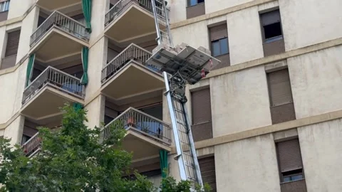 Lifting Platform in use Vidéo 308724155