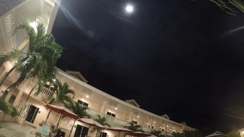 The light amidst the darkness 動画素材 86542973