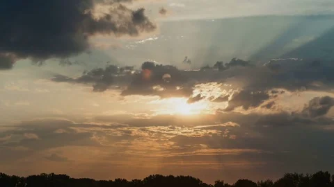 Light beams penetrate the moving clouds 스톡 동영상 78178130