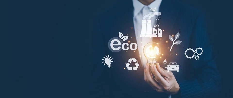 Light bulb with energy worker interface, sustainable development with renewab Foto stock