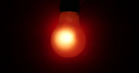 Light bulb getting dark concept 库存影片 162618094