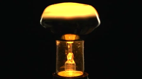 Light bulb lights up. light slowly turns on and off. Full HD 1080 video footage. Video stock 54937183