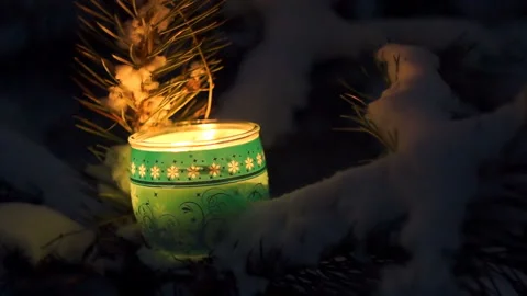 Light candle flame in complete darkness Video stock 86391096