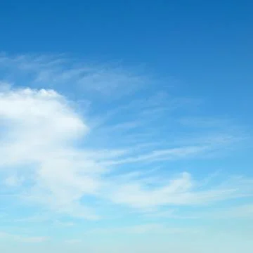 Light clouds in the blue sky. Foto stock
