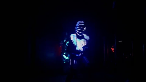 Light dance show performance on stage in club. Mirror and glowing clothes Vidéo 164212728