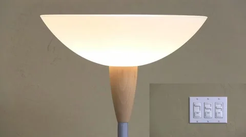 Light dimming demonstrated. Video stock 8826082