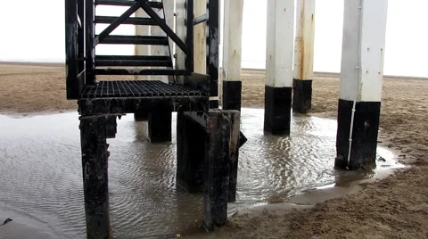 Light house legs on beach Vidéo 958984