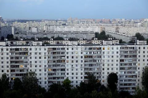 Light in the houses of the sleeping area in the evening. Foto stock