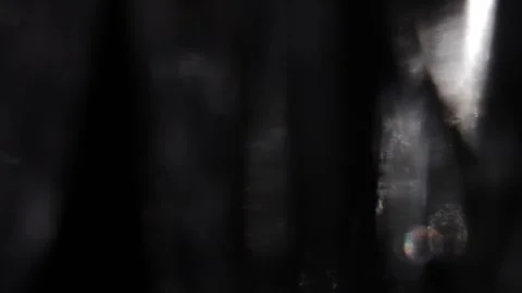 Light leaking from crystal glass vertically 스톡 동영상 318585000