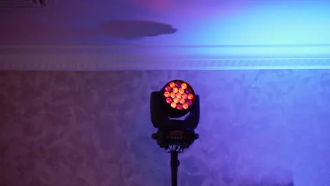 Light LED spotlight on stand blinks red light when swiveled and emergency light. Vídeos de archivo 234208322