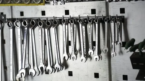 Light moves and leaves a shadow on wrenches 스톡 동영상 59596098