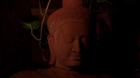 Light moving on sculpture Stock Footage 76275676