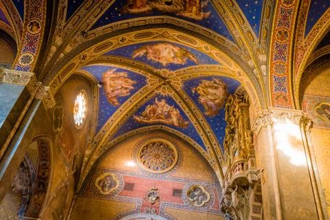 Light patterns in a church Stock-Fotos