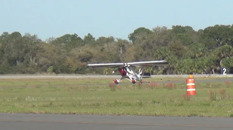 Light private airplane 動画素材 36205308