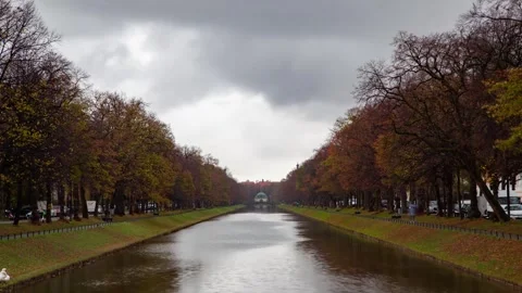 Light Rain over Munich's Green Haven: Architectural Timelapse Stock Footage 281408361