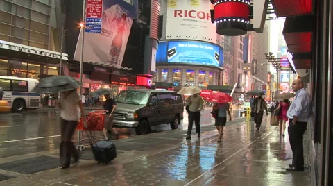 Light reflections in New York rain. Cars and pedestrians Stock Footage 40061446