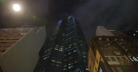 Light Show Displayed on The Center Skyscraper in Hong Kong Видео 282515173