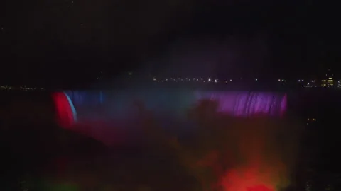 Light show at Niagara Falls Stockbeeldmateriaal 218180743