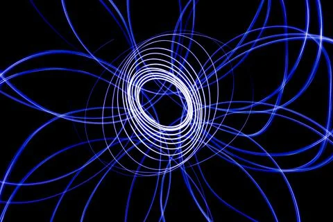 Light streaks in the shape of circles. A trace of a moving light point. Foto stock
