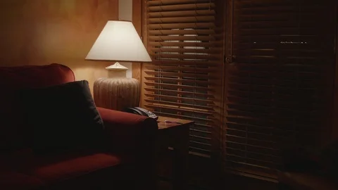 Light Turning on in a Room Vídeos de archivo 86202785