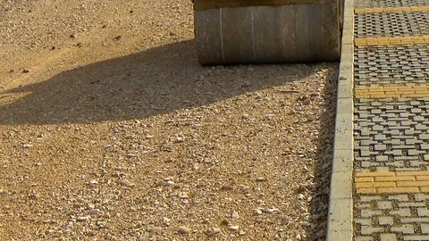 Light Vibration roller compactor at road construction Vidéo 91894720