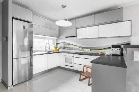 Light well equipped kitchen idea Stock Photos