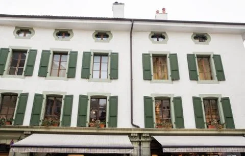 Light in the windows of the house. Foto stock