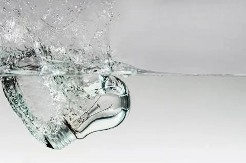 Lightbulb in water Foto stock