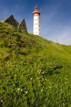 Lighthouse and ruin of monastery, Pointe de Saint Mathieu, Brittany, France Stock-Fotos