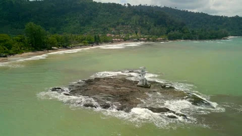Lighthouse and shore scene 库存影片 253255596