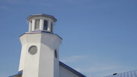 Lighthouse building on a clear day Video stock 91000621