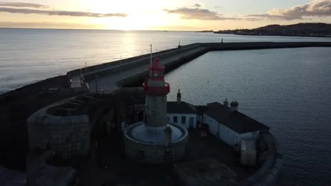 Lighthouse caught at sunrise Stockbeeldmateriaal 171594558