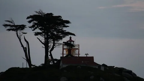 Lighthouse, light beams twice Stock Footage 81143346