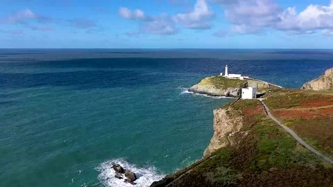 Lighthouse on the rock Stockbeeldmateriaal 141082758