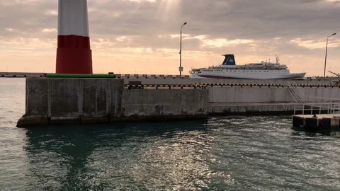 Lighthouse stands on the pier 스톡 동영상 82325824